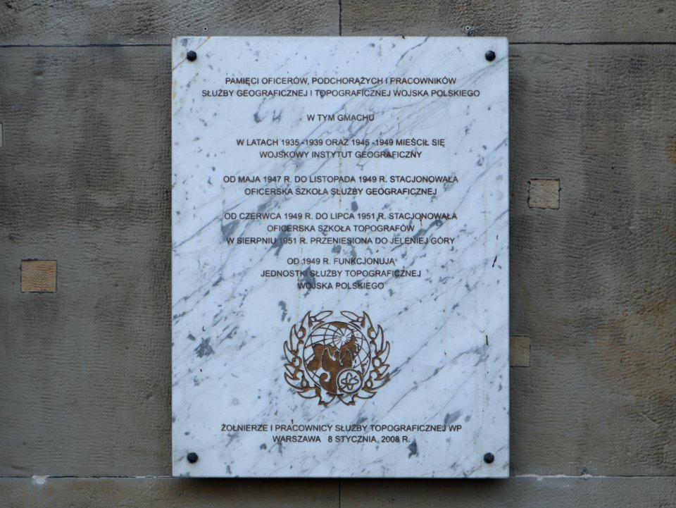 2019_Warszawa_aleje_Jerozolimskie_97,_tablica,_2