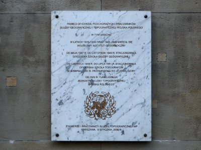 2019_Warszawa_aleje_Jerozolimskie_97,_tablica,_2