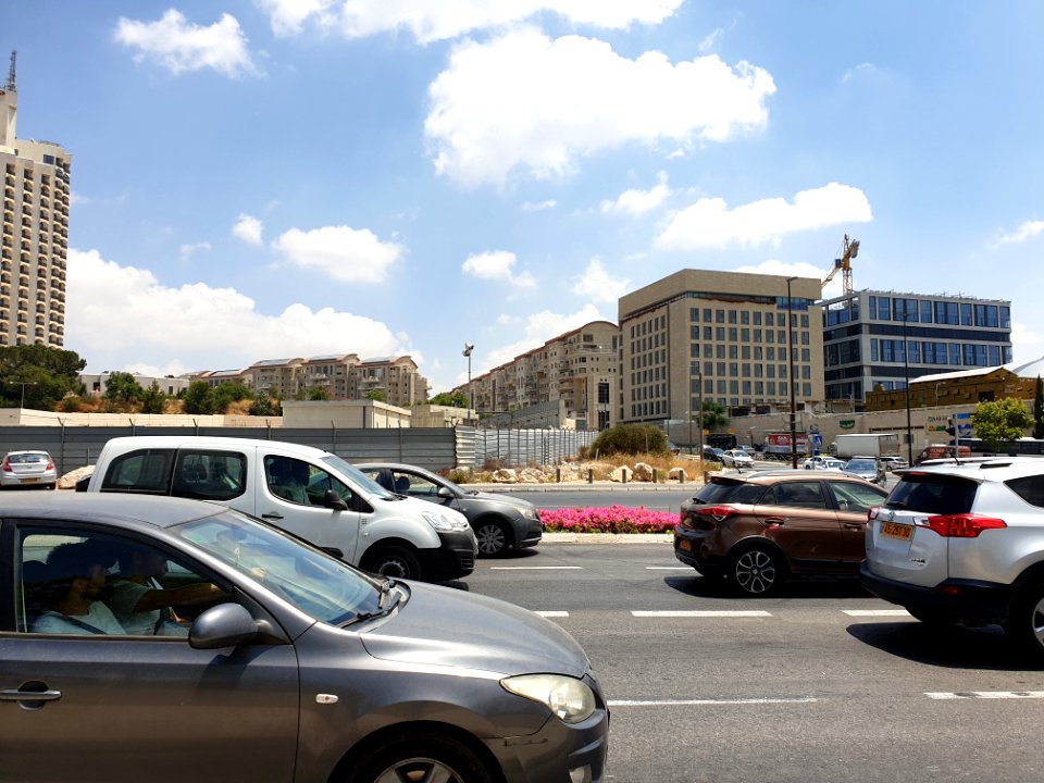 20190617_Intersection_of_Shderot_Hanasi_HaShishi_and_Shderot_Rabin_Jerusalem._June_2019