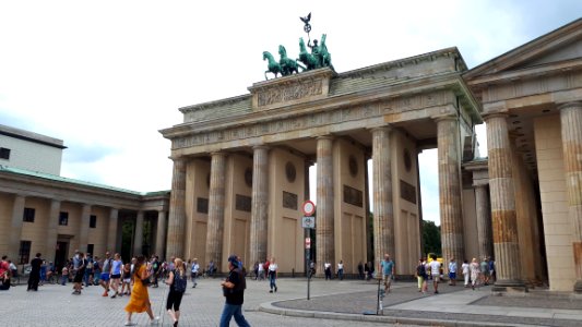 20190722_114814_Brandenburg_Gate_in_July_2019