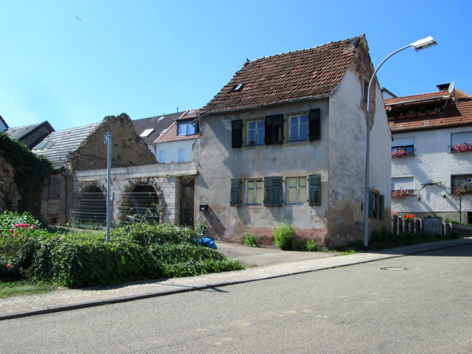 20190830Kirchstraße_15_Bischmisheim1