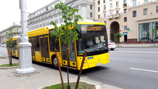 20190526_115418_Bus_in_Niezaliežnasci_Avenue,_Minsk_May_2019