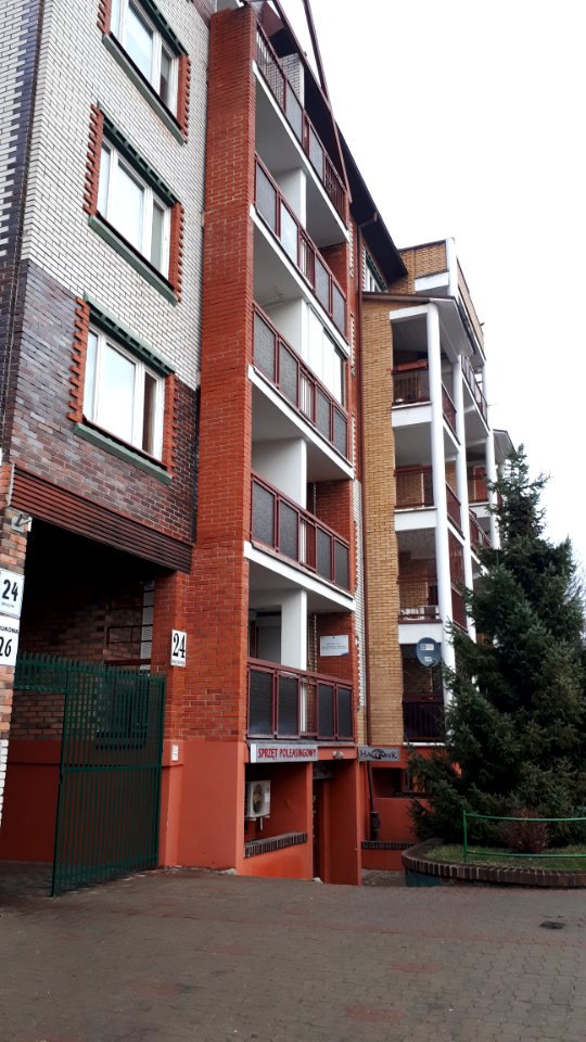 20201205_075443_Brukowa_Street_in_Białystok