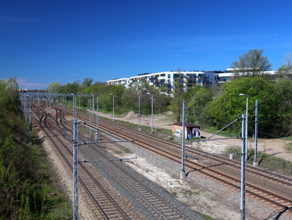 2021_Warszawa_linia_obwodowa_przy_Powązkowskiej_i_Żoliborz_Artystyczny,_1