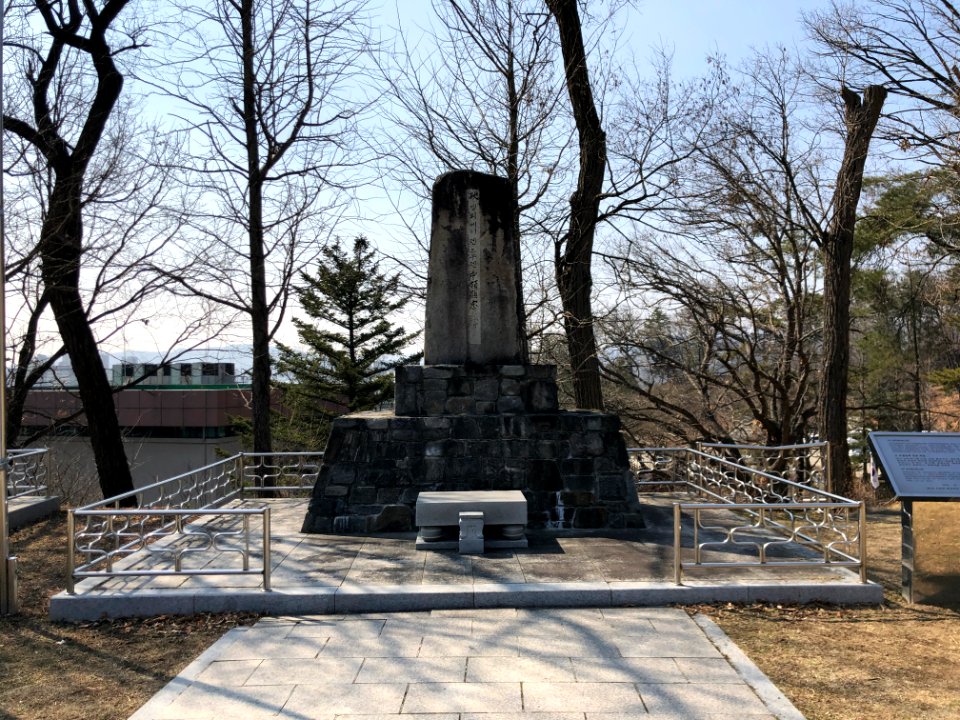 2020Marinus_Petrus_Antonius_den_Ouden_statue_Hoengseong_3.1_Park2