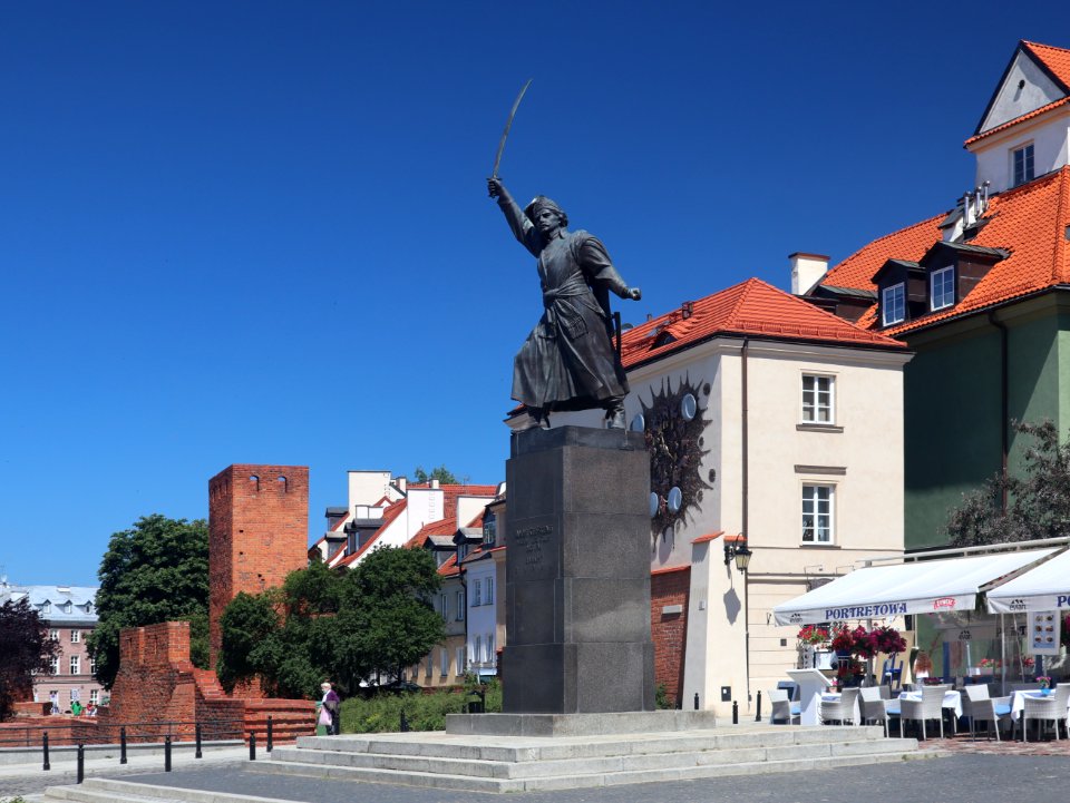 2021_Warszawa_pomnik_Jana_Kilińskiego,_1