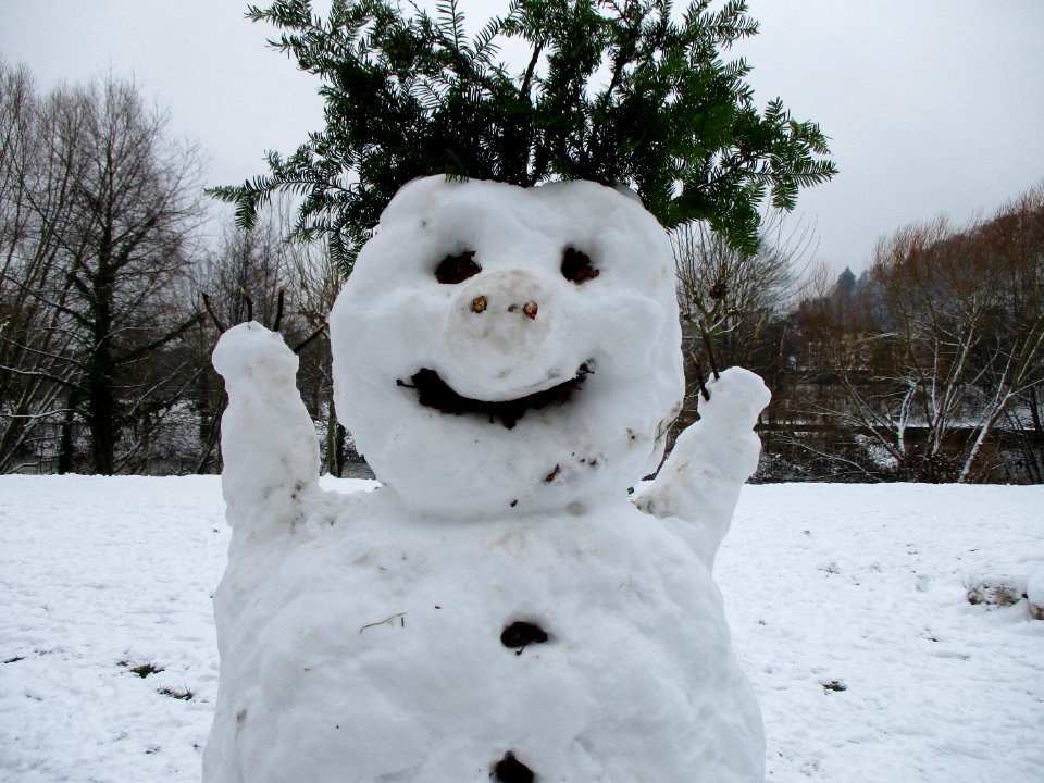 20210117Schneemann_Saarbrücken03