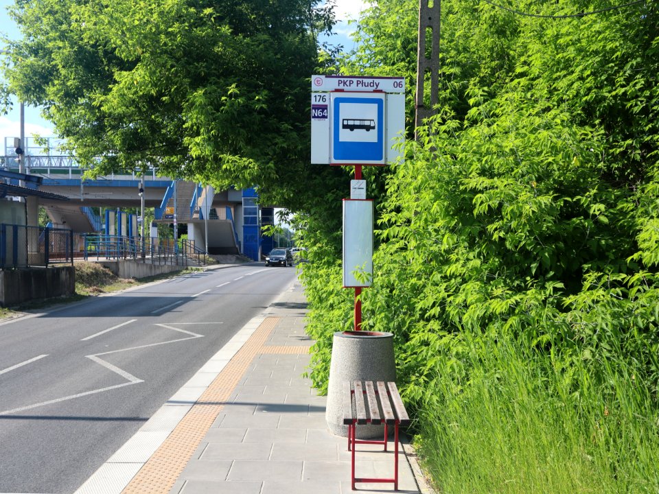 2021_Warszawa_przystanek_PKP_Płudy_06