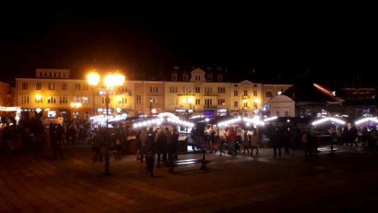 20201206_162646_Rynek_Kościuszki_in_Białystok_at_night