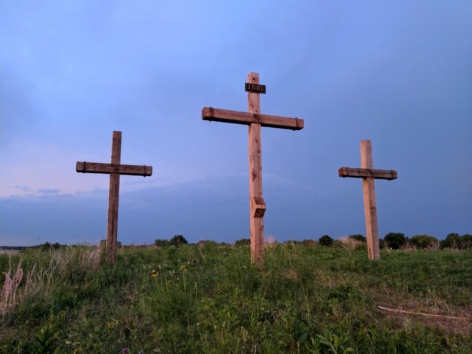 Easter sunday he is risen mound