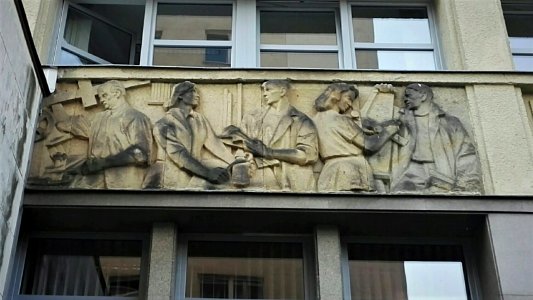 2021_Ostrava_VŠB_Ek_reliéf