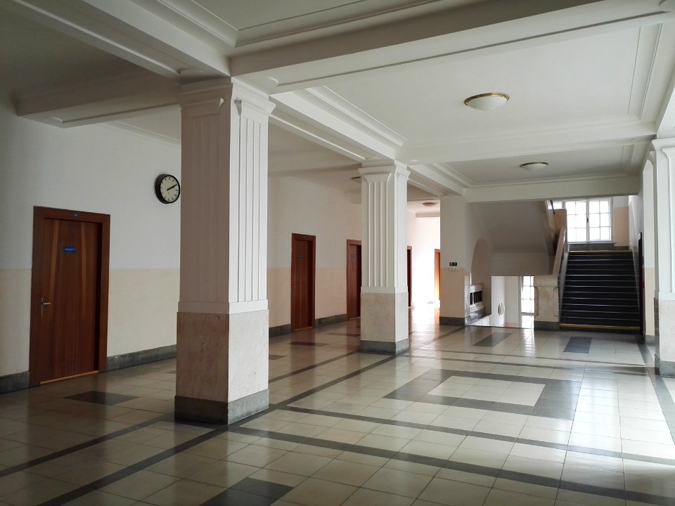 2021_Ostrava_Krajský_soud_chodba_(bud._A)
