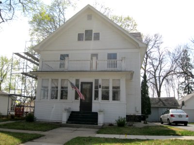 224_South_Lynn_Street,_East_Park_Historic_District,_Stoughton,_WI