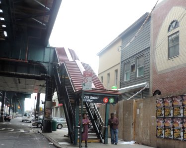 225_St_IRT_west_stair_WPR_jeh