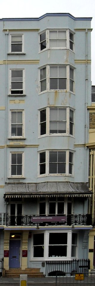 22_Old_Steine,_Brighton_(NHLE_Code_1380655)_(May_2010)