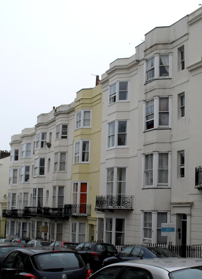 22–28_Waterloo_Street,_Hove_(NHLE_Code_1187596)_(July_2010)