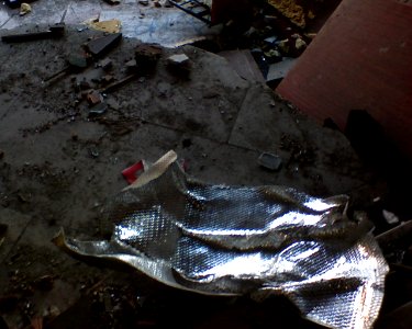 23_dubna_2010_-_zdemolovany_hotel_Maj_125