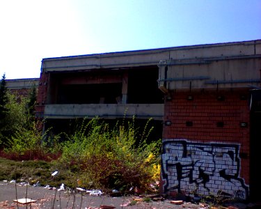 23_dubna_2010_-_zdemolovany_hotel_Maj_12