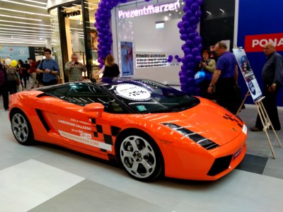 23-05-2019_Galeria_Młociny,_Lamborghini_Gallardo