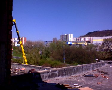 23_dubna_2010_-_zdemolovany_hotel_Maj_73