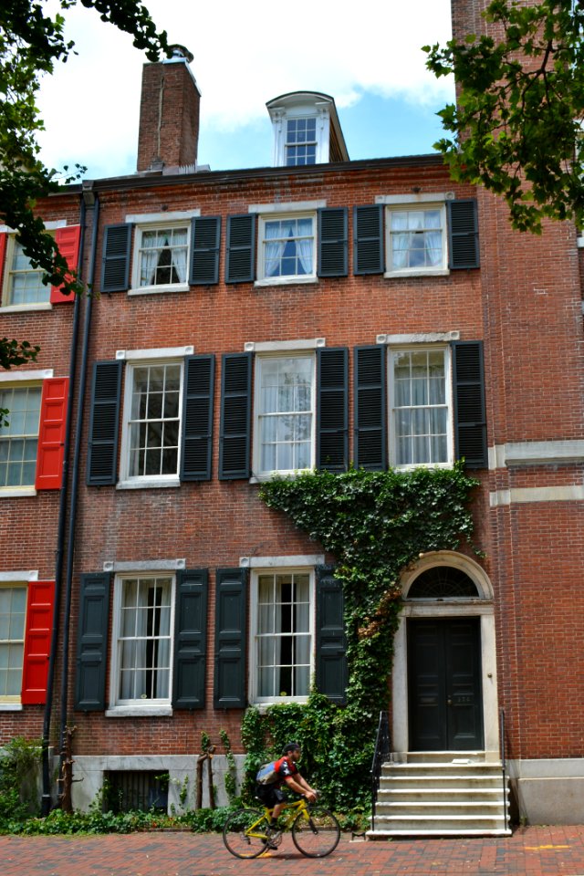 224_Washington_Square,_Philly
