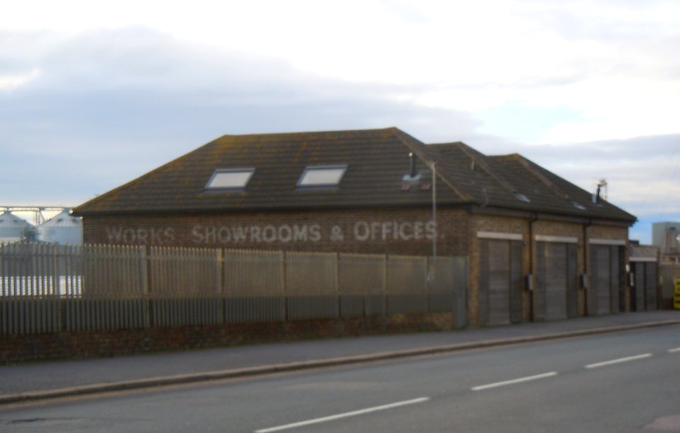 22_Wellington_Road,_Portslade_(November_2015)