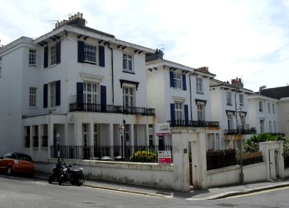 22–29_Norfolk_Square,_Brighton_(NHLE_Code_1380604)_(July_2010)