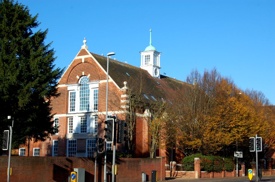 247_Fratton_Road_(former_Church_Institute),_Fratton_(NHLE_Code_1104278)_(November_2017)