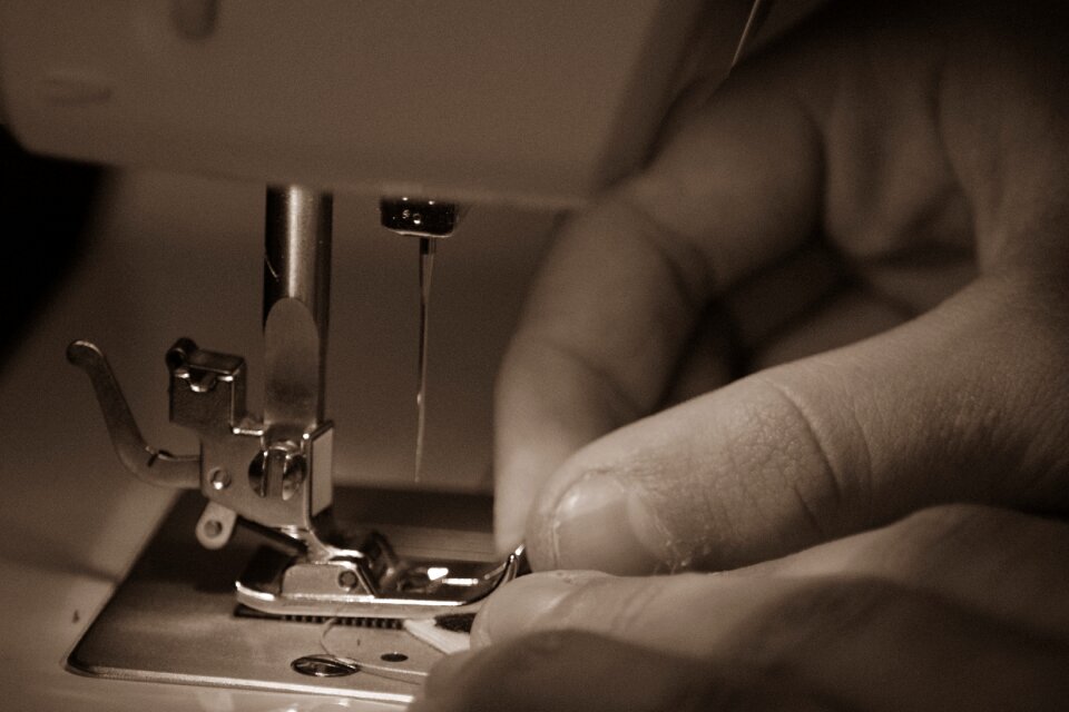 Hand needle thread