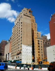 247_E72_St_2_Av_crane_jeh