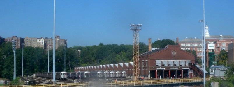 240_IRT_yard_from_train_jeh