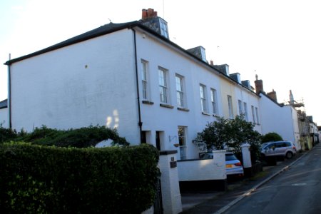 24-28,_Monmouth_Street