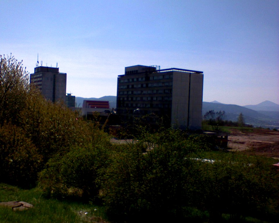 23_dubna_2010_-_zdemolovany_hotel_Maj_6