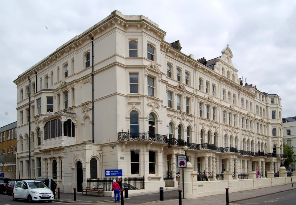 21–31_Palmeira_Mansions,_Church_Road,_Hove_(NHLE_Code_1187549)_(May_2019)_(2)
