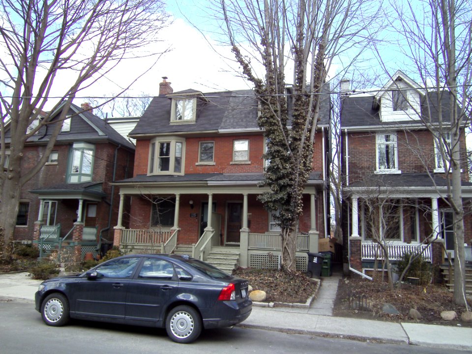 213_and_215_Albany_Ave_Annex_Toronto