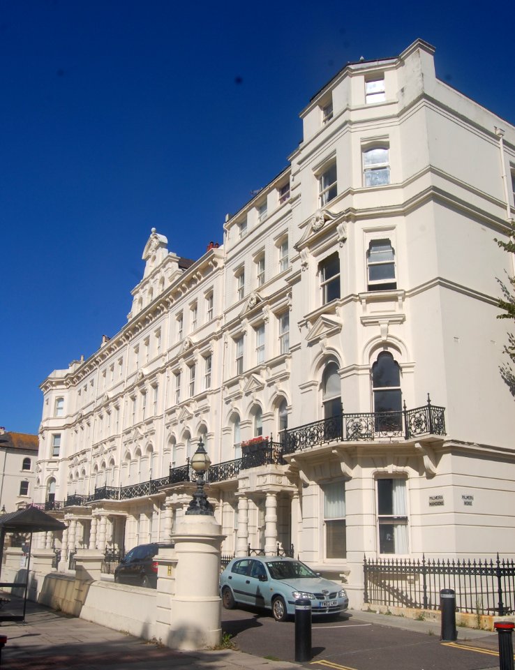 21–31_Palmeira_Mansions,_Church_Road,_Hove_(NHLE_Code_1187549)_(September_2019)_(3)