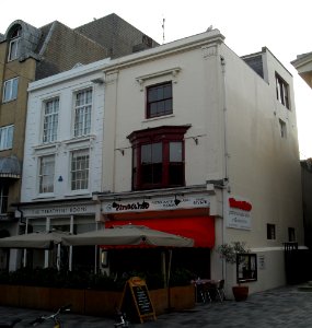 21_and_22_New_Road,_North_Laine,_Brighton_(NHLE_Code_1380105)_(September_2010)