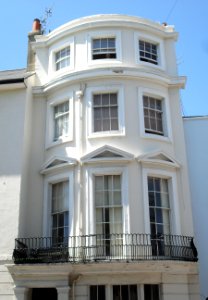 21_Upper_Rock_Gardens,_Brighton_(NHLE_Code_1381066)_(June_2010)