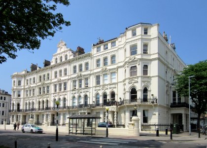 21–31_Palmeira_Mansions,_Church_Road,_Hove_(NHLE_Code_1187549)_(June_2016)_(2)