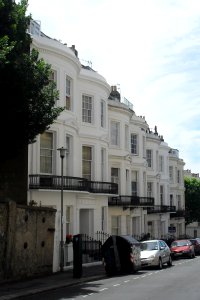 21–28_Norfolk_Terrace,_Brighton_(NHLE_Code_1380609)_(July_2010)