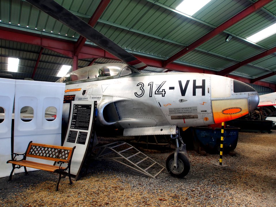 21255,314-VH_Canadair_T-33AN_Silver_Star_(T33-255)