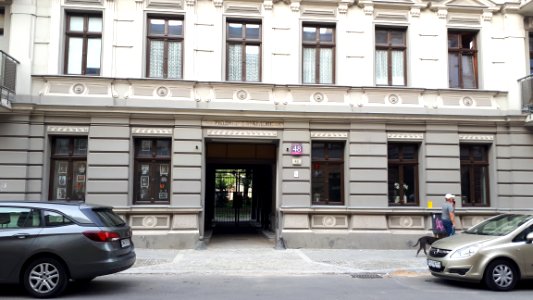 20200611_190913_48_Sienkiewicza_Street_in_Łódź_June_2020