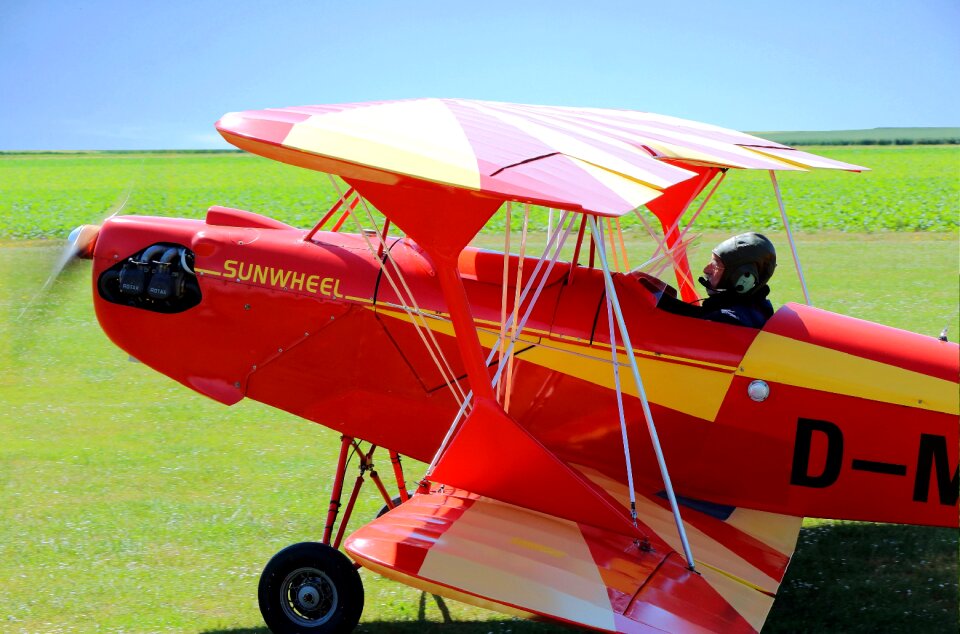 Flying propeller plane oldtimer