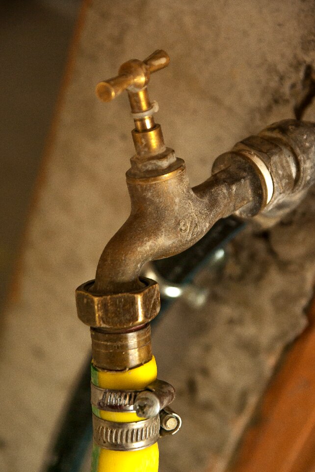 Plumbing faucet hose