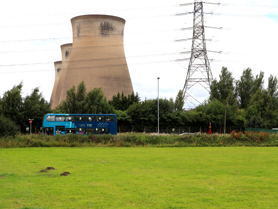 20200720-Ferrybridge-PS-cooling-towers+bus