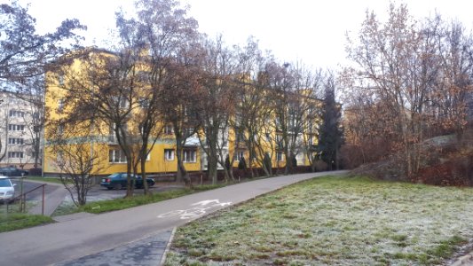 20200117_100425_Apartment_block_in_Lodz_next_to_Bandurskiego_Avenue