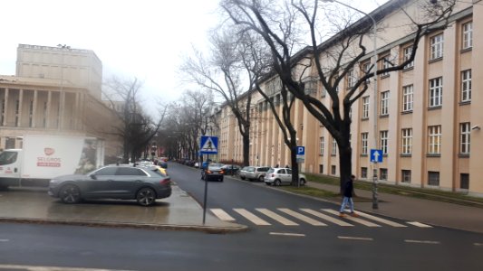 20200108_143913_Henryka_Dąbrowskiego_Square_in_Łódź