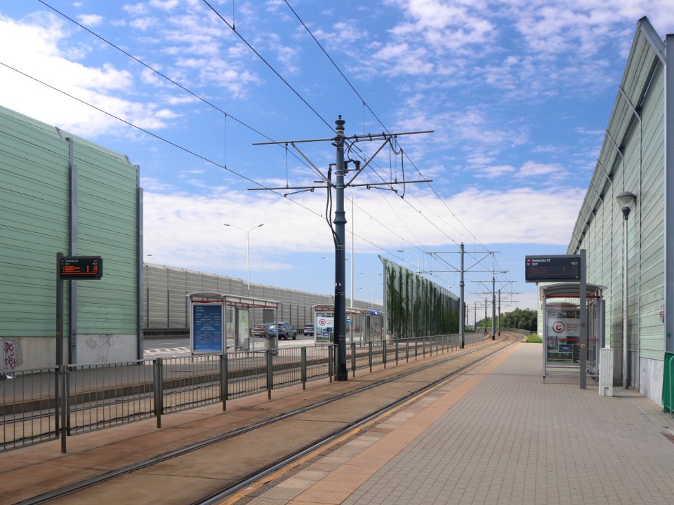 2021_Warszawa_przystanek_Świderska,_2