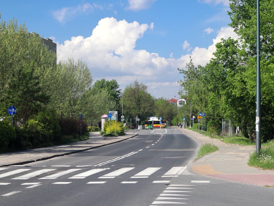 2021_Warszawa_ulica_Warszawska,_1