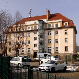 2021_Freital_Dresdner_Straße_207_Rückansicht_(DRK_Ärztehaus)